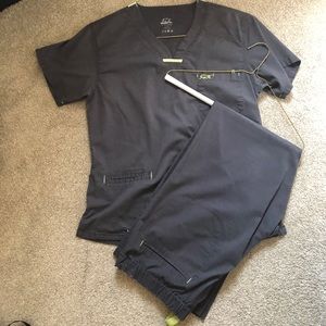 Iguana Med Scrub set!